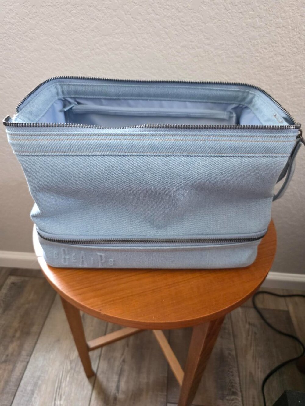 GAP x BÉIS Limited Edition Dopp Kit Denim Blue Travel Toiletry Bag - Picture 9 of 12